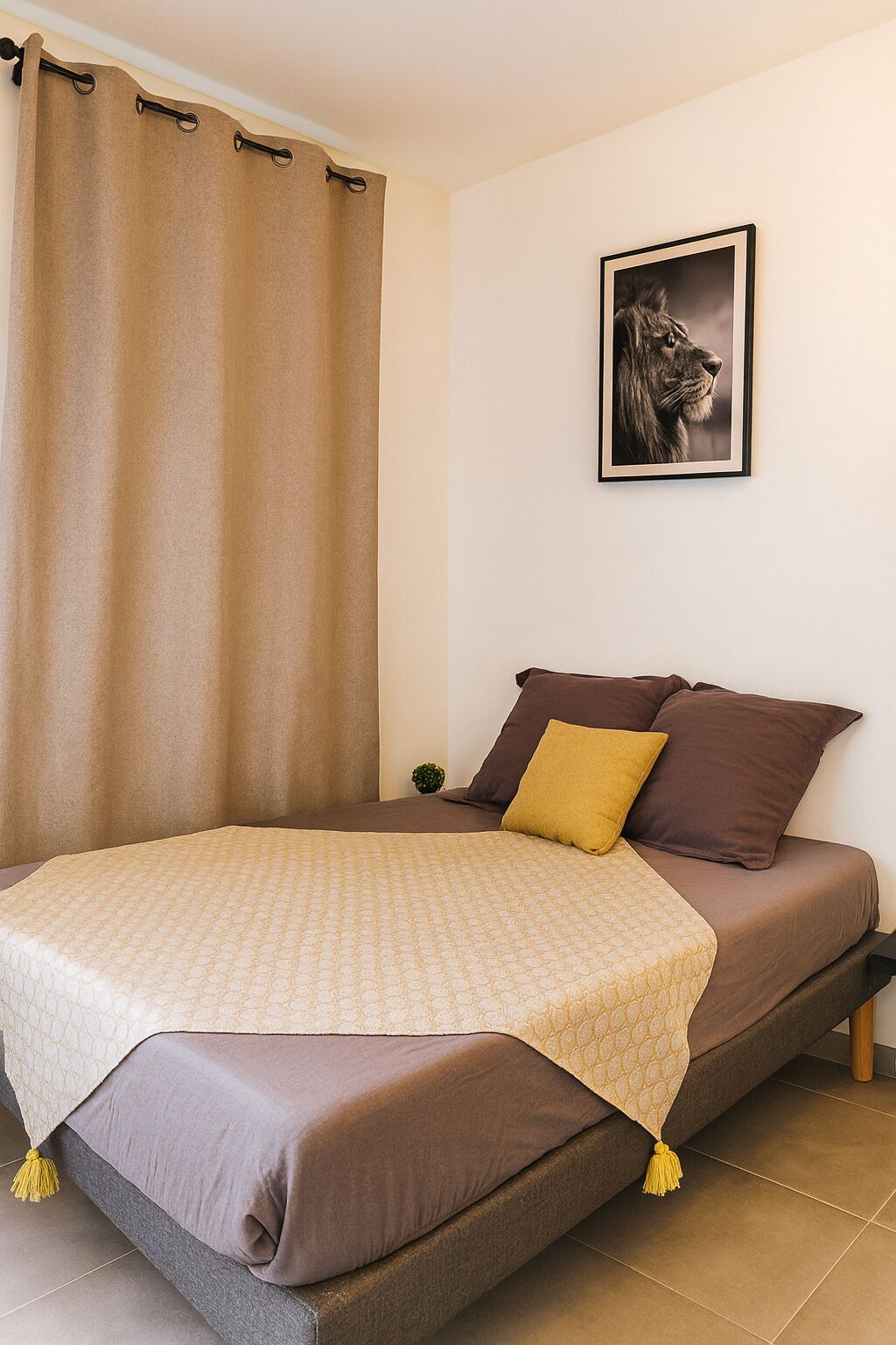 2 chambres, fer et planche à repasser, Wi-Fi, draps fournis