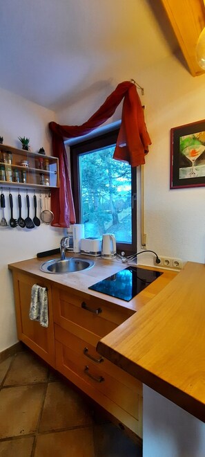 Private kitchen - Sunny Apartment Close to Salzburg (Piding)