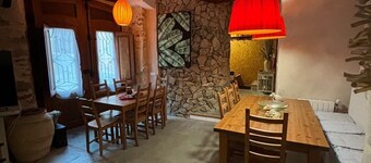 Renovated house with fireplace, next to hiking trails in a natural park
