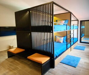 Cortinas blackout, tabla de planchar con plancha y wifi gratis 