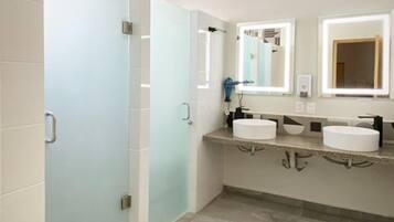 Shared Dormitory | Bathroom