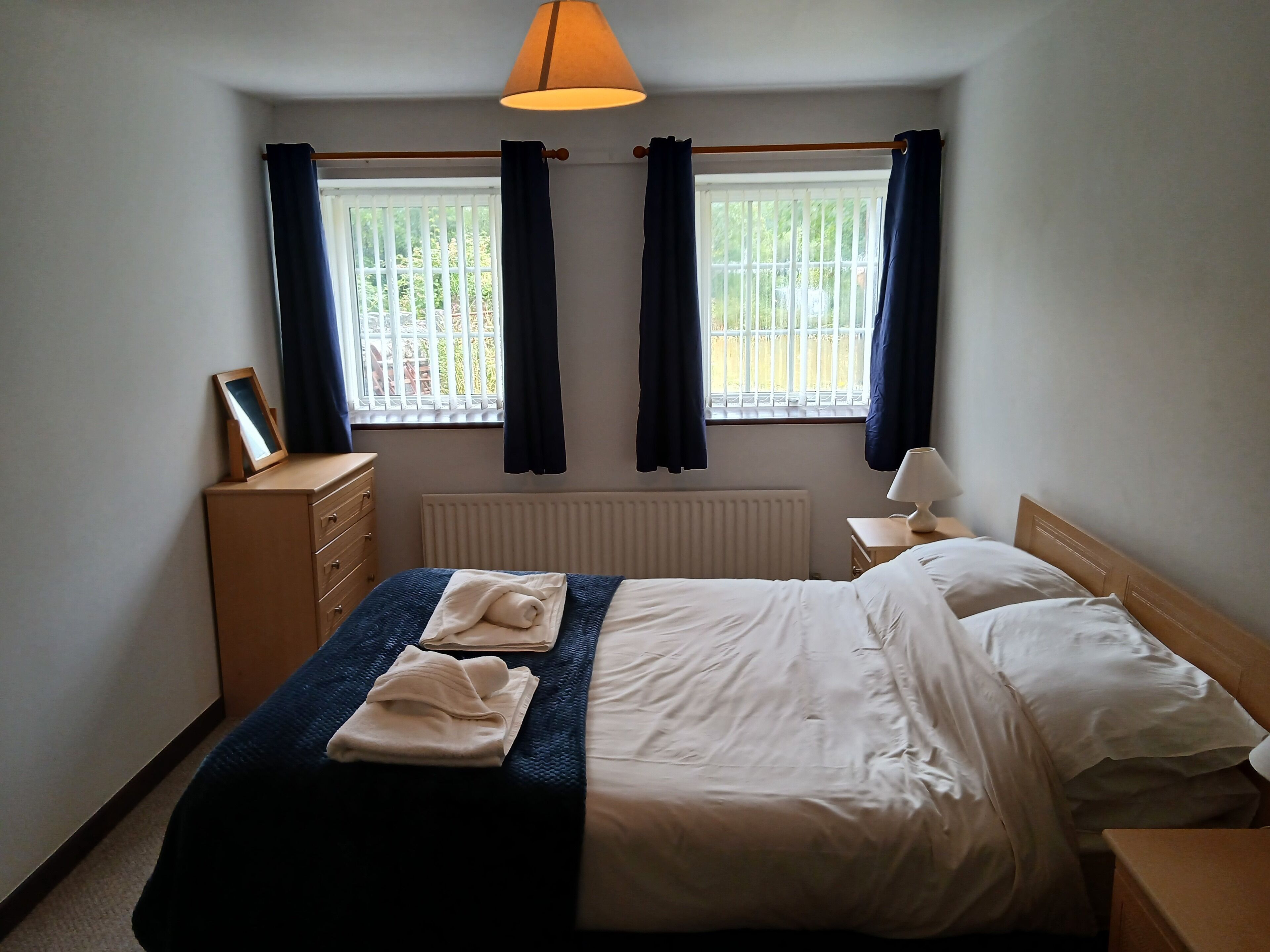 3 chambres, fer et planche à repasser, draps fournis