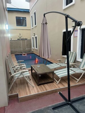 Comfort Room, Balcony | Pool - JOYZY HAVEN LUXURY SERVICE APARTMENT  (Ibadan)