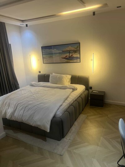 JOYZY HAVEN LUXURY SERVICE APARTMENT
