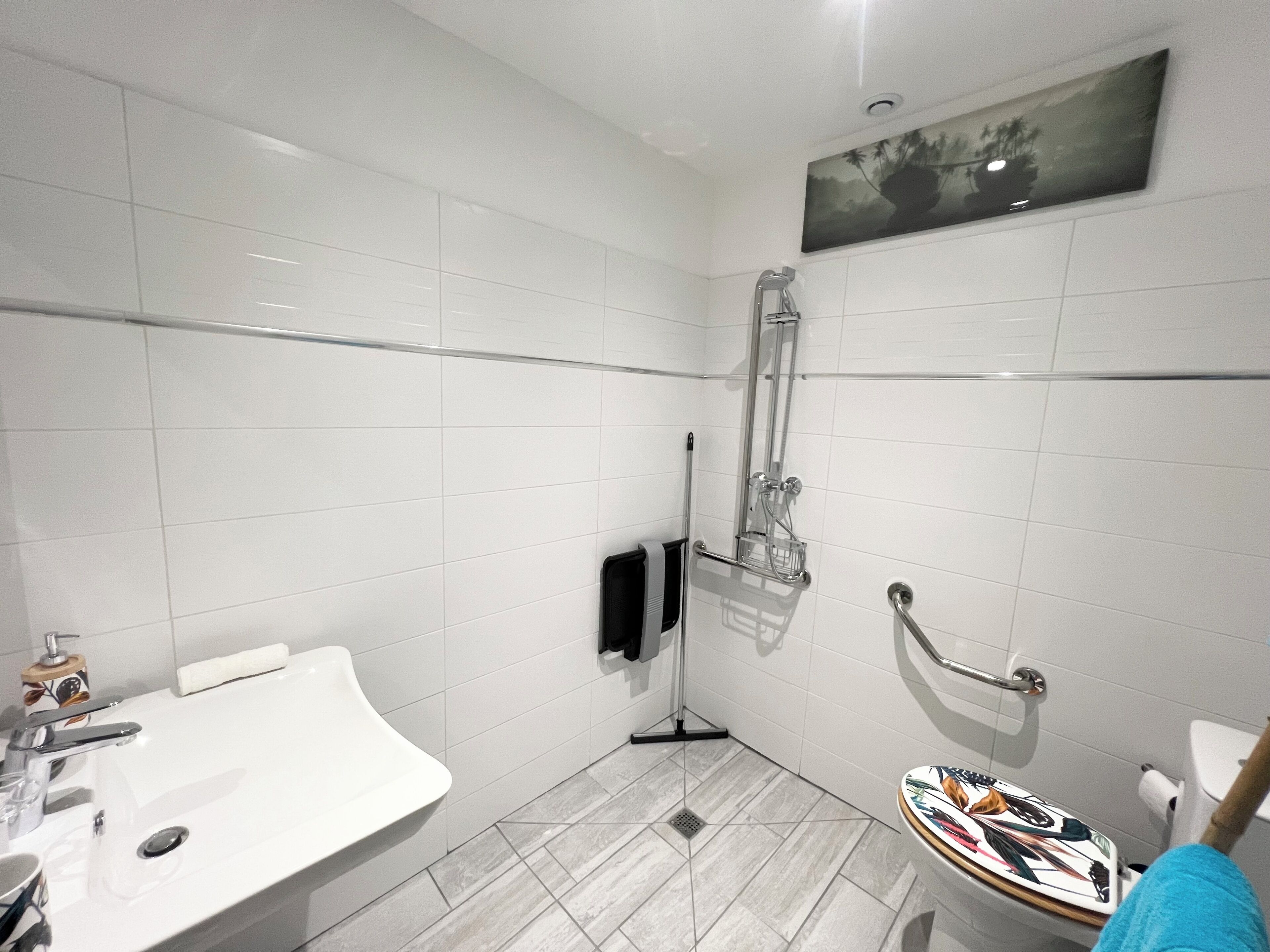 Een douche, een haardroger, zeep