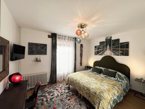 Room - Vrbo Property (Guingamp)