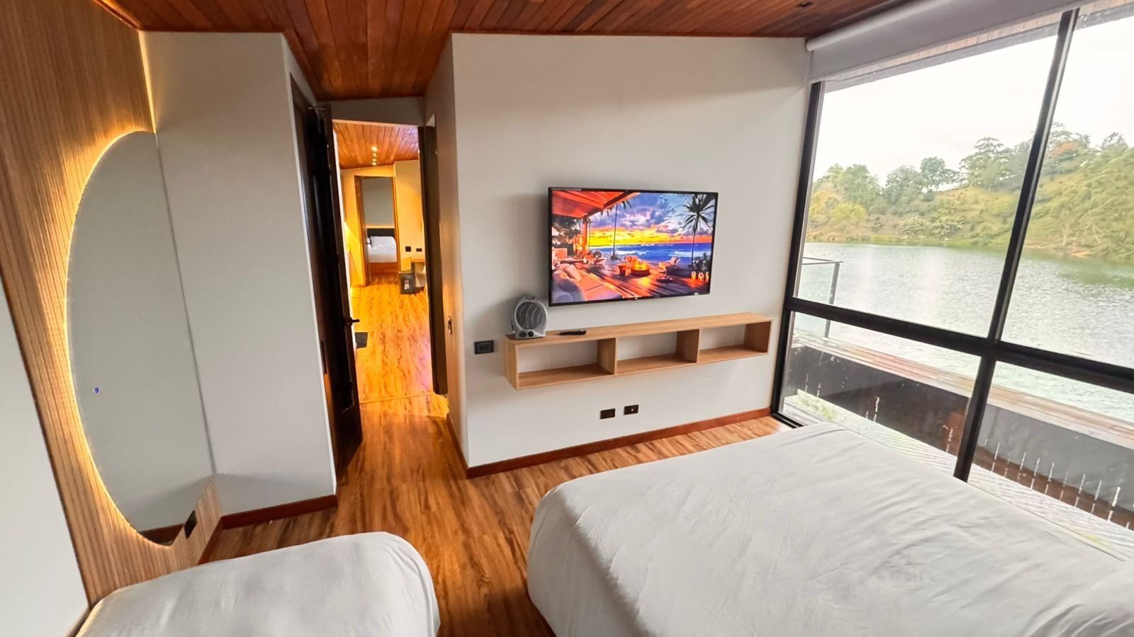 2 habitaciones, tabla de planchar con plancha y wifi gratis 