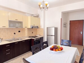 Fridge, oven, coffee/tea maker, electric kettle - Holiday Home by the Beach Durres 117 (Durres)