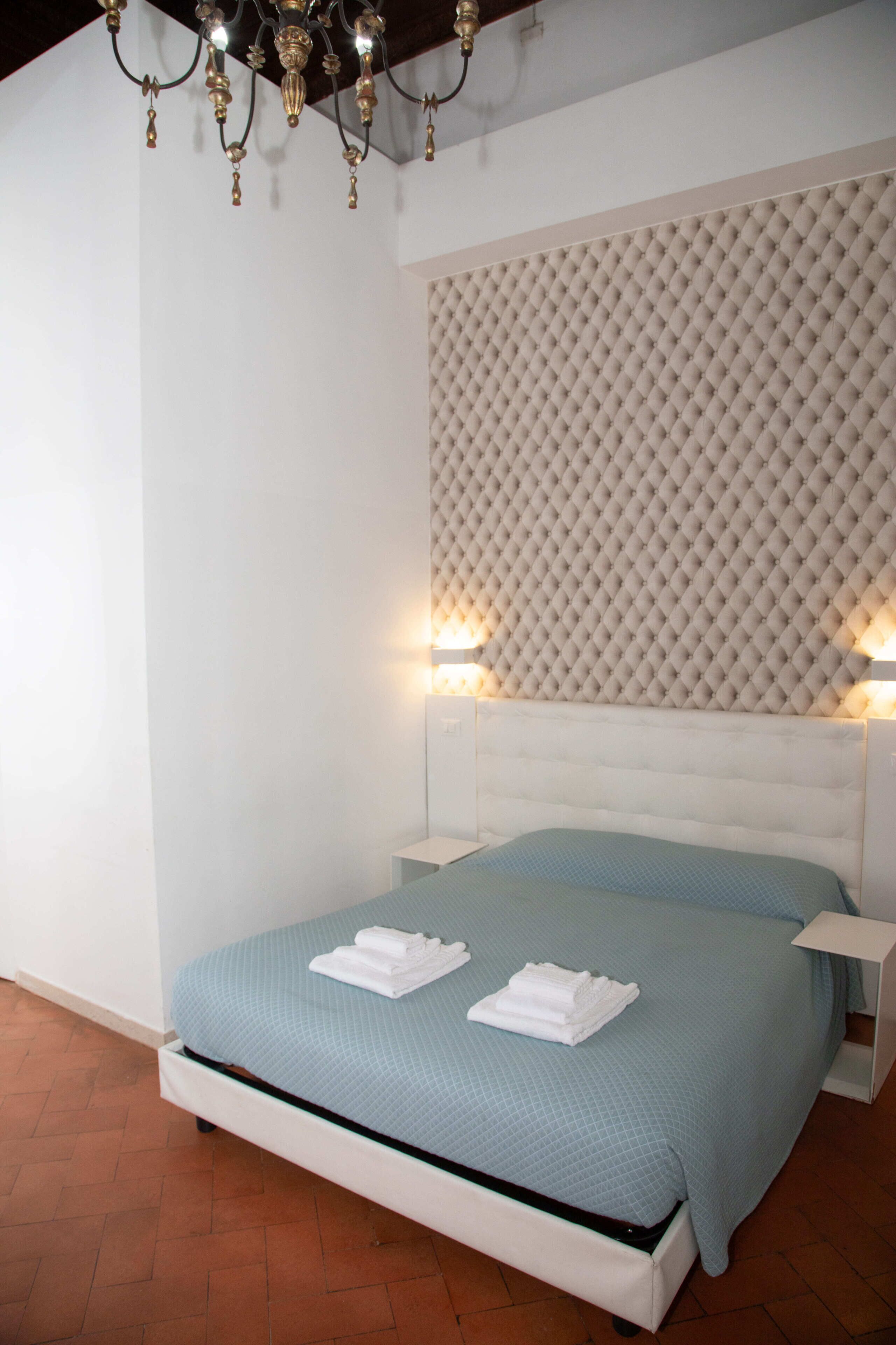 4 bedrooms, WiFi, bed sheets