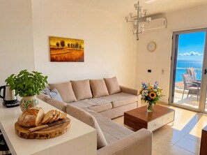 TV - Beachfront- Sea View Holiday Home 105 (Durres)
