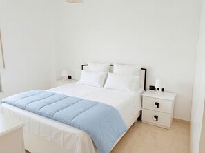 1 bedroom, iron/ironing board, free WiFi, bed sheets - Beachfront- Sea View Holiday Home 105 (Durres)