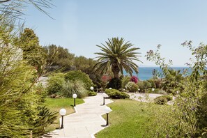 Garden - Rimi Luxurious Villa Sounio (Lavreotiki)