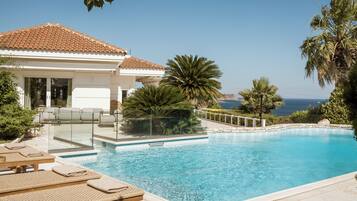 Superior Villa, Sea View | Pool