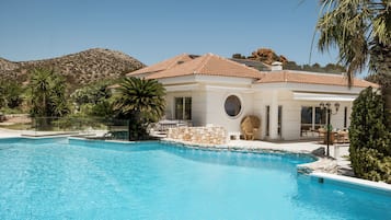 Villa superior, vista al mar | Alberca privada