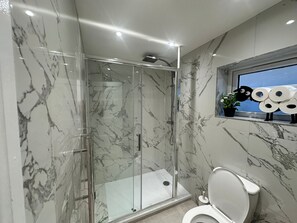 Towels - Modern Bromley Stay with Parking, Wi-Fi & Garden (Greater London)