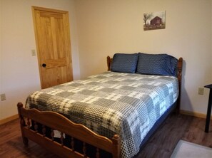 3 slaapkamers, een strijkplank/strijkijzer, wifi, beddengoed