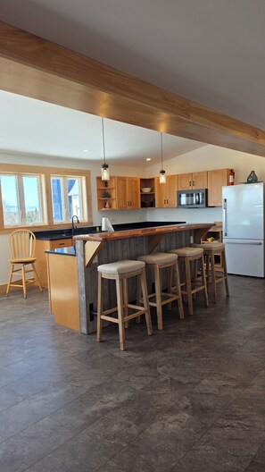 Private kitchen - Sunsets Await! Fully renovated farmhouse with green mountain views (Barton)