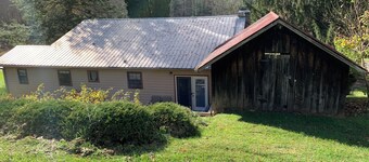 Charming Burnsville Farmhouse Retreat  2BR w AC & Mountain Serenity