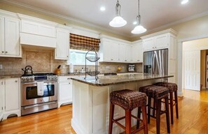 Private kitchen - Private Coastal Retreat on 1 Acre Minutes to Narragansett Beach & Boon St Market (Narragansett)