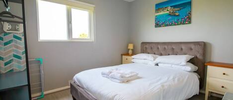 2 bedrooms, WiFi, bed sheets