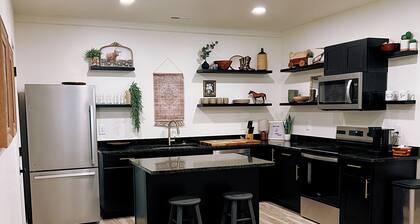 Nice 3-bedroom house with AC in charming Madisonville
