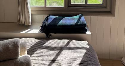 Willow / Luxury Shepherd's Hut with Epic Somerset views