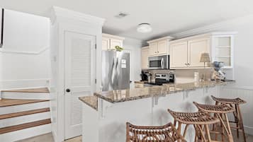 House, Multiple Beds (Casa Azul- Blue Mountain Beach) | Private kitchen