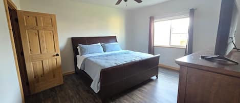 3 bedrooms, WiFi, bed sheets