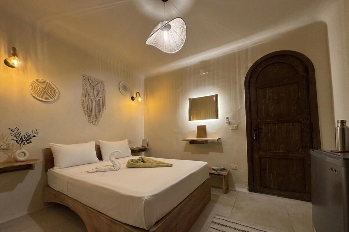 Deluxe Double Room | Meja, ruang kerja komputer riba, kalis bunyi, seterika/papan seterika 