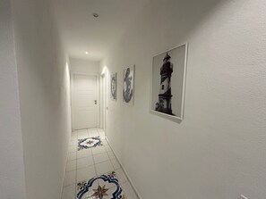 Interior - La Vesuviana – Standard Room 1 with Balcony, Wi-Fi, and Air Conditioning (Castellammare di Stabia)