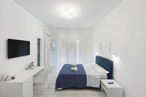 1 chambre, fer et planche à repasser, Wi-Fi, draps fournis