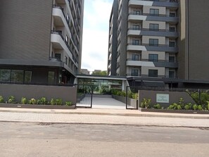 Exterior - Executive Studio at Bantree, 10minutes from Airport (Accra)