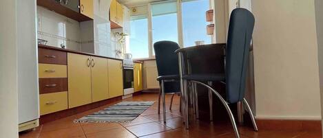 Condo, 1 habitación, para fumadores | Cocina privada