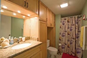 Hair dryer, towels - 1BR Beachfront Condo at Saida with Stunning Views (South Padre Island)