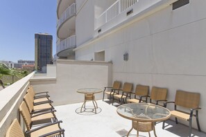 Outdoor dining - 3BR Beachfront Condo at Sapphire with Stunning Ocean Views (South Padre Island)