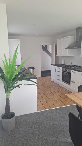 Modern large four bedroomed detached home