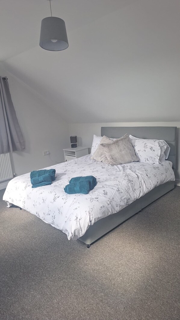 4 habitaciones, tabla de planchar con plancha y wifi gratis 