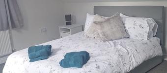 Modern large four bedroomed detached home