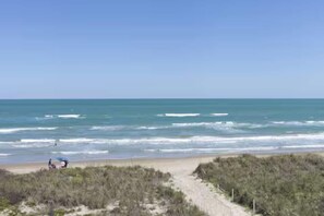 On the beach - Beachfront condo with Gulf views, pool, hot tub, and beach access (South Padre Island)