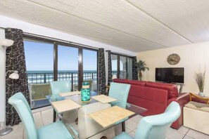 Dining - Beachfront condo with Gulf views, pool, hot tub, and beach access (South Padre Island)