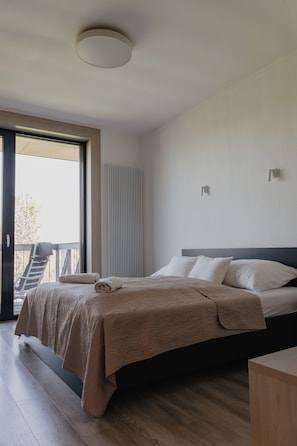 Standard-Doppelzimmer, Gartenblick