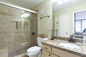 Hair dryer, towels - Beachfront condo with Gulf views, 2 pools, hot tub & private beach access! (South Padre Island)