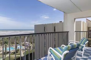 Property grounds - Spacious beachfront corner condo with Gulf views, 3 pools & hot tubs! (South Padre Island)