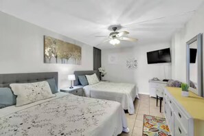 3 chambres, fer et planche à repasser, Wi-Fi gratuit, draps fournis
