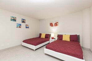 2 makuuhuonetta, silitysrauta/-lauta, ilmainen Wi-Fi, vuodevaatteet