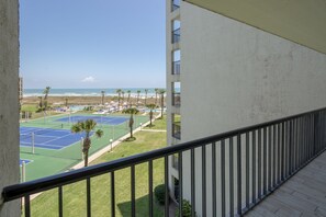 Property grounds - Beachfront condo with Gulf views, 3 pools, hot tubs & walkable! (South Padre Island)
