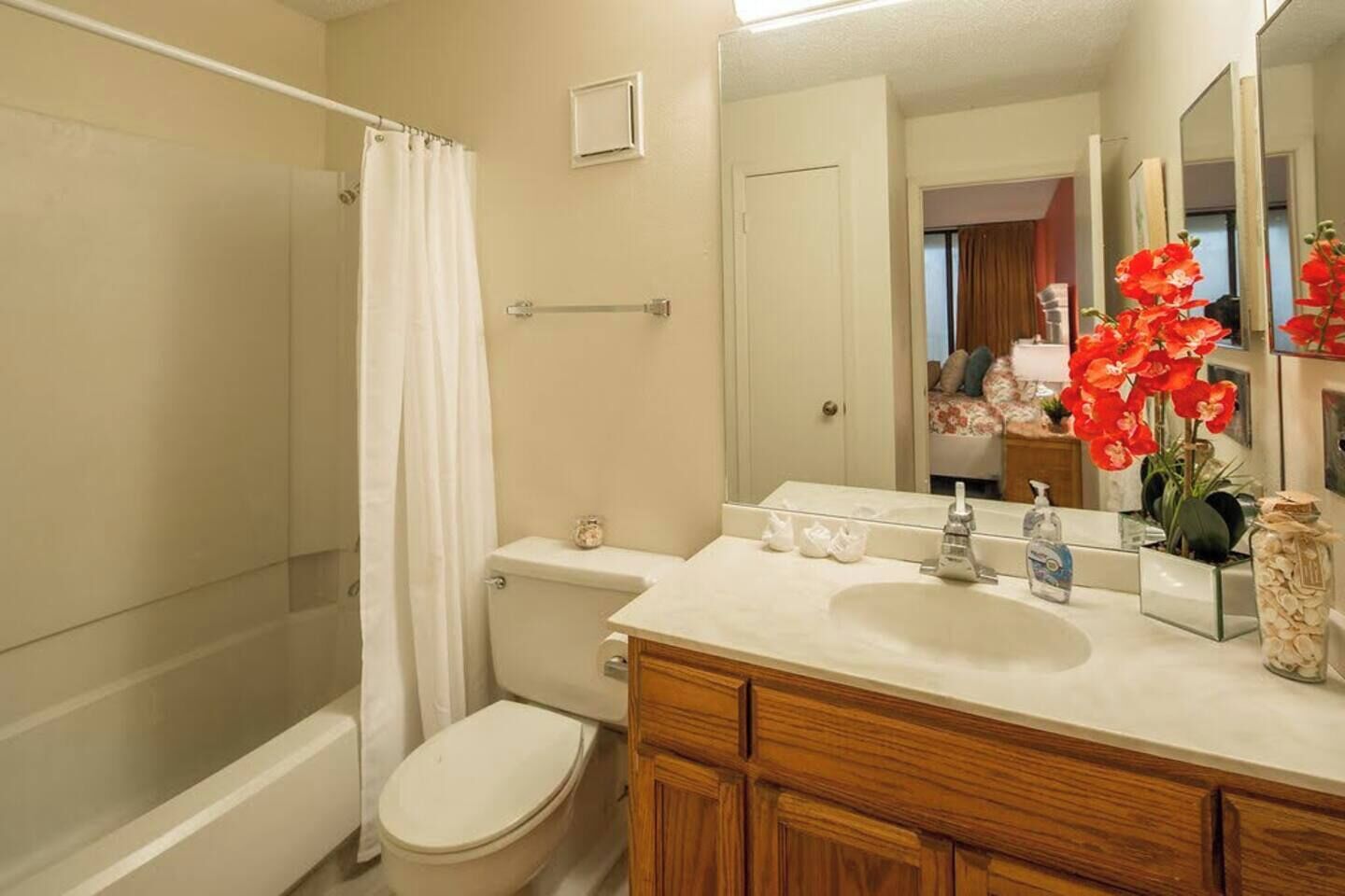 Hair dryer, towels