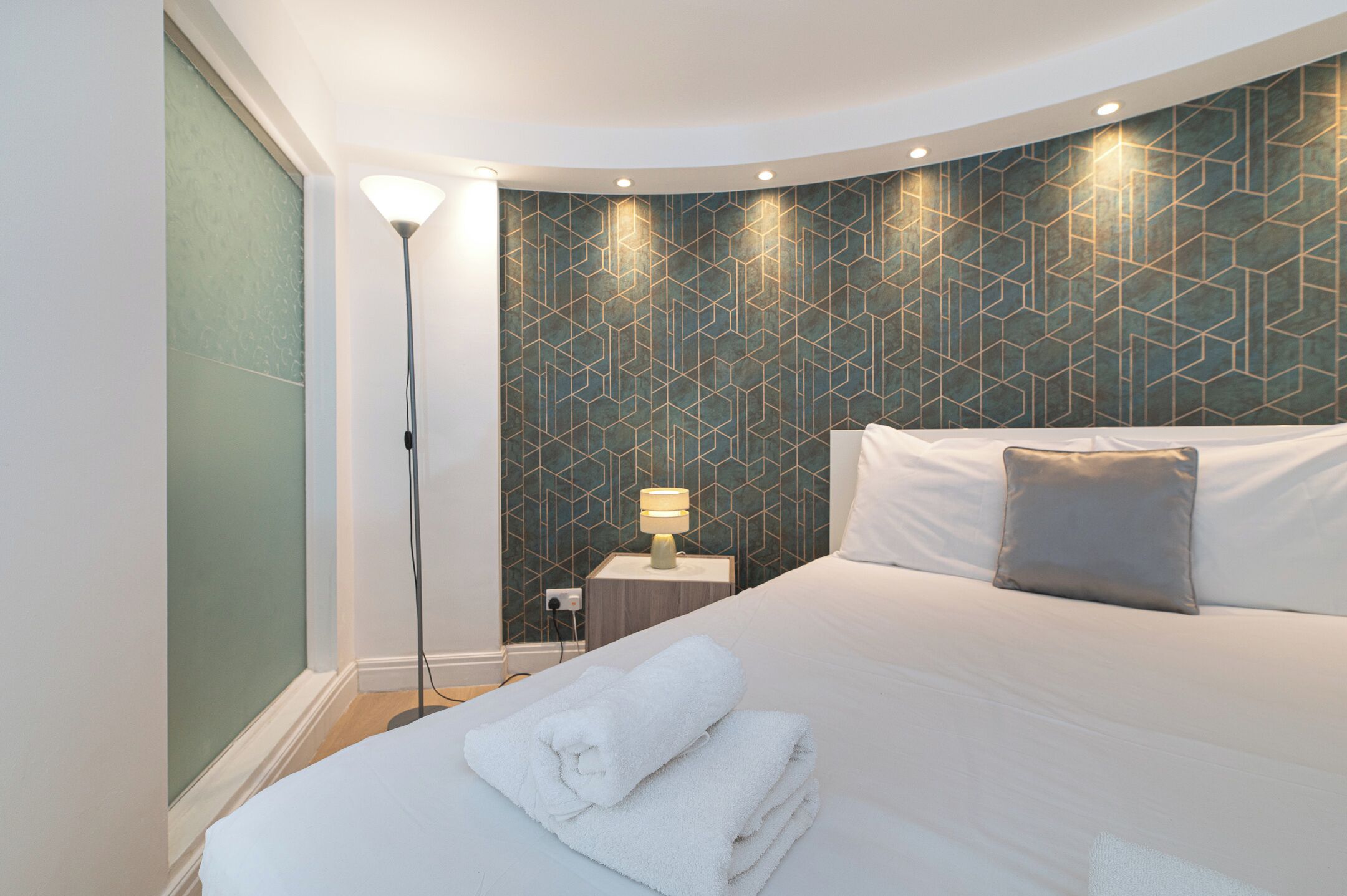 1 chambre, fer et planche à repasser, Wi-Fi gratuit, draps fournis