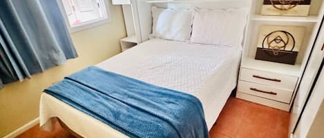 5 bedrooms, WiFi, bed sheets