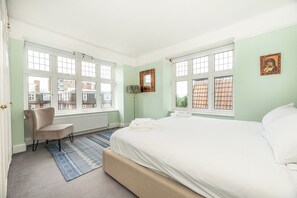 1 bedroom, iron/ironing board, free WiFi, bed sheets - Riverside Serenity near Kingston and Hampton Court - Pass the Keys (Surbiton)